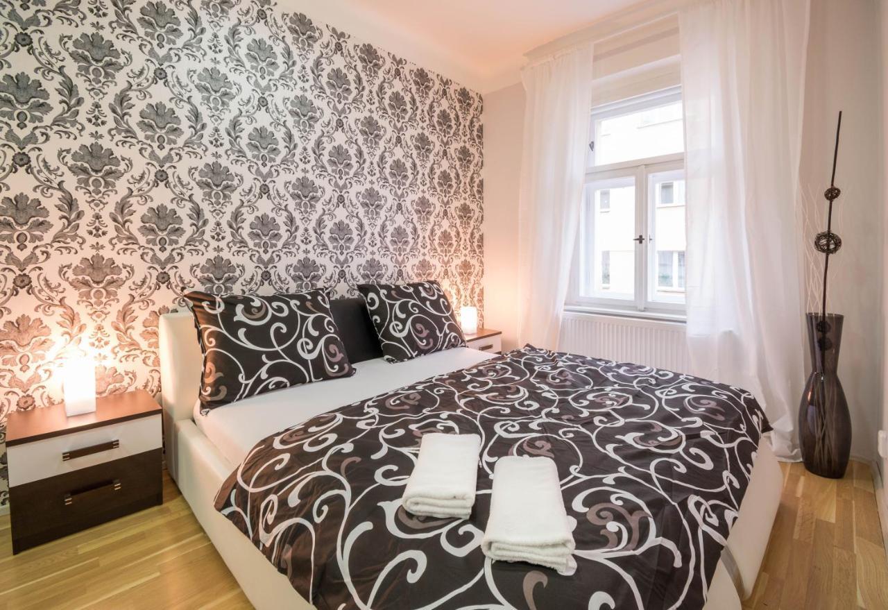 Chest Design Apartment Prag
